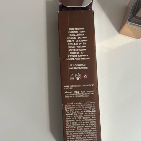 Urban Decay weightless liquid foundation 81WY - Picture 6 of 8